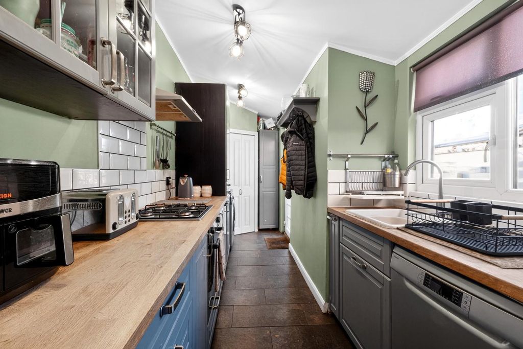 Property photo 3 of 19 Pnmb0080.Jpg