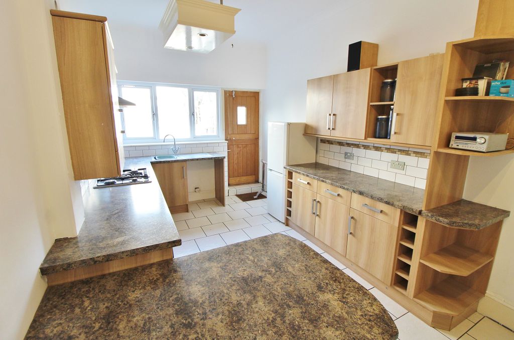 Property photo 2 of 16