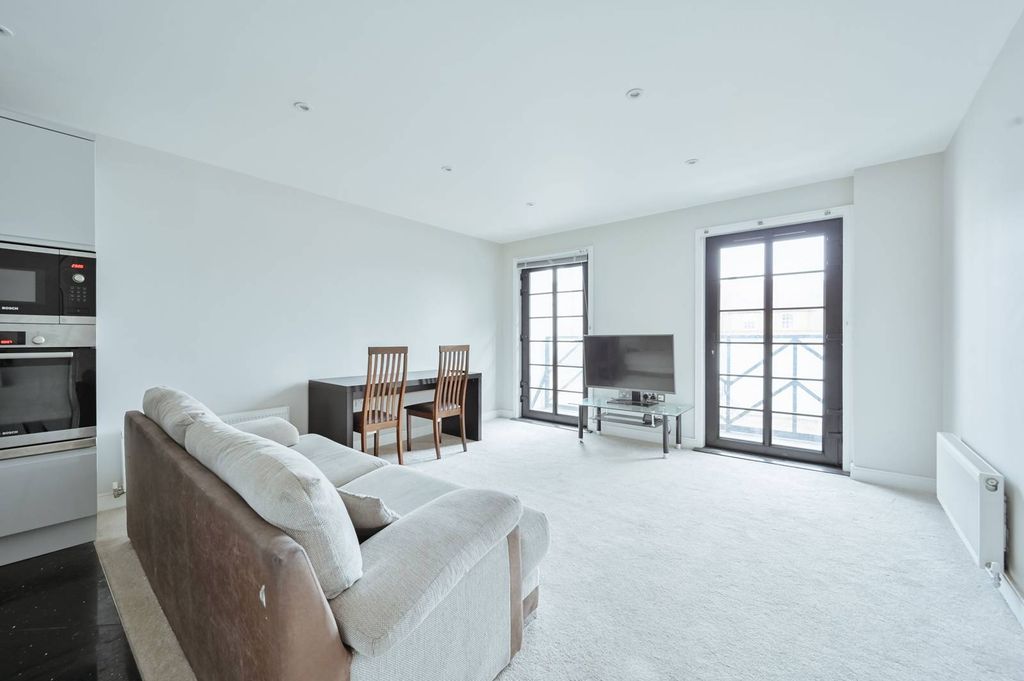 Property photo 2 of 12