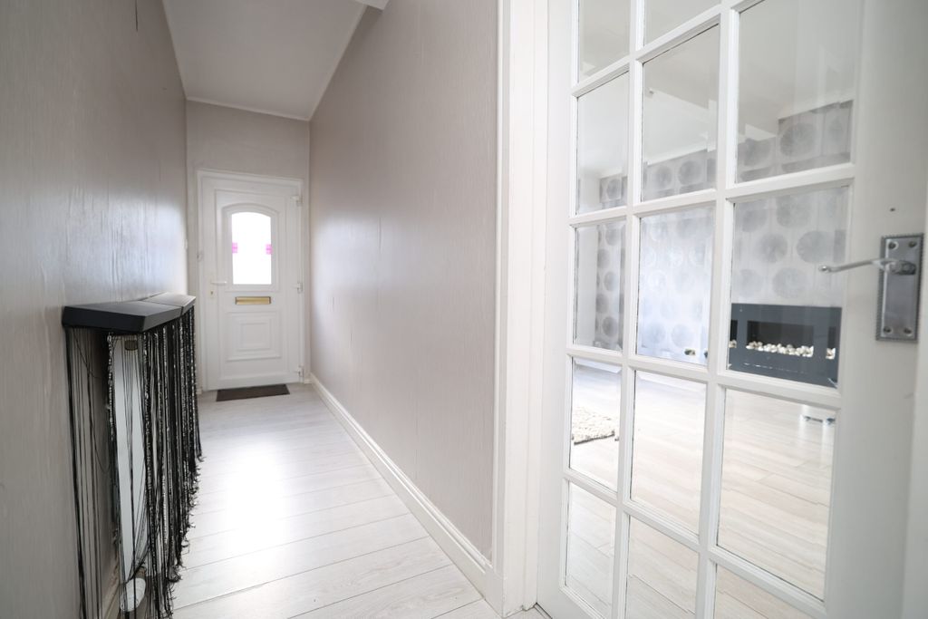 Property photo 3 of 26