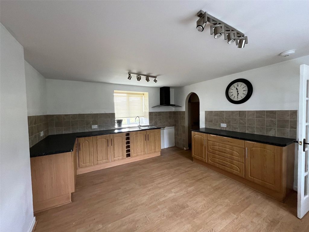 Property photo 3 of 11 Picture No. 34