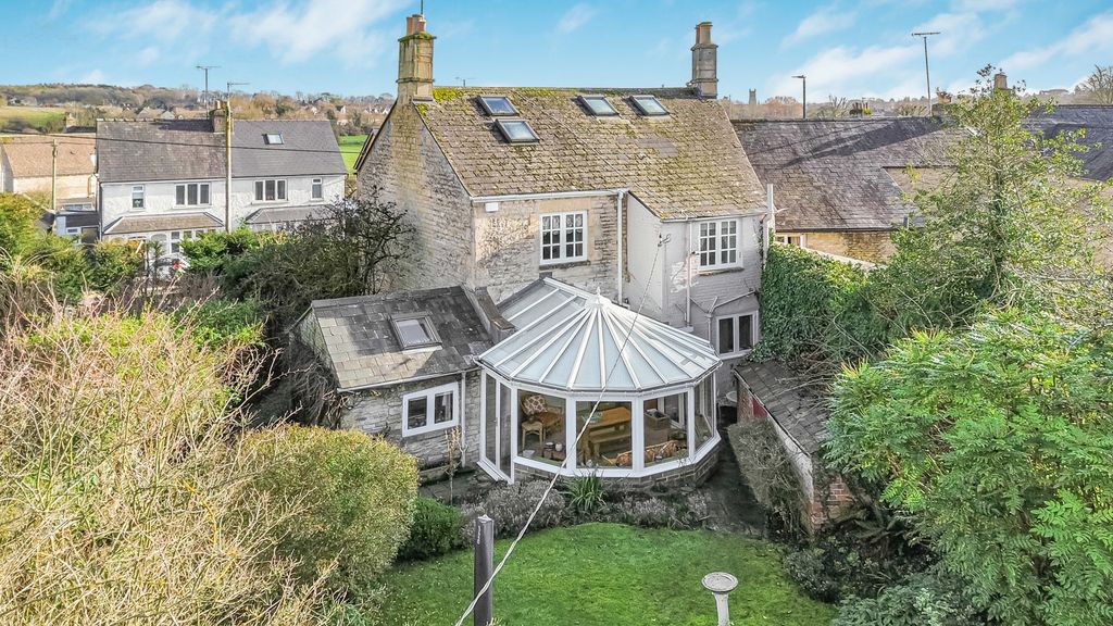4 bed semi-detached house for saleCheltenham Road, Cirencester GL7