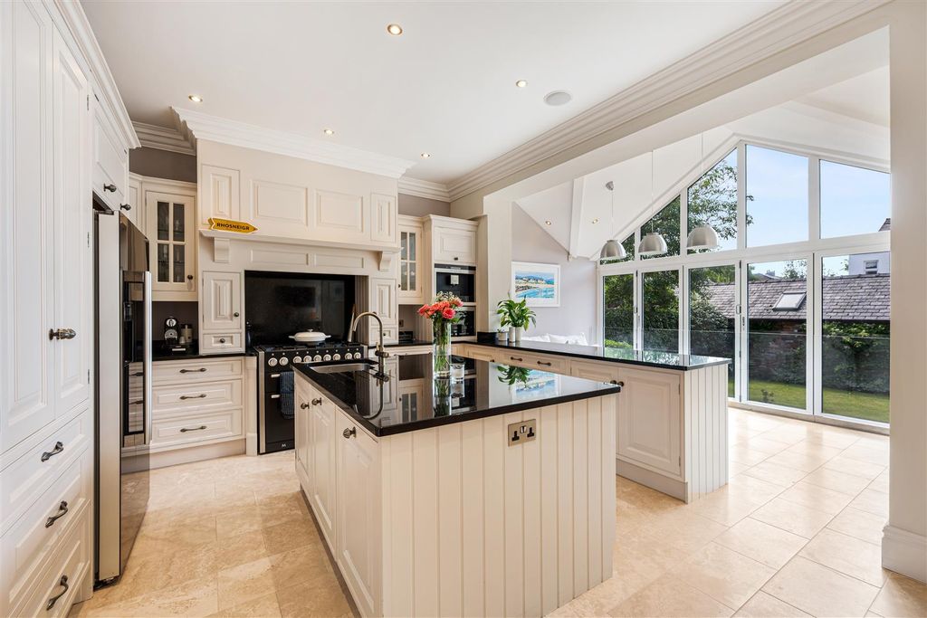 Property photo 2 of 49 Kitchen