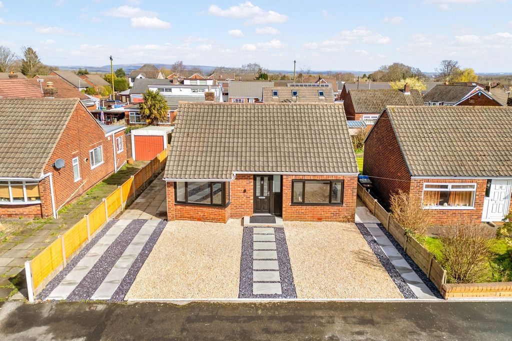 Property photo 1 of 31