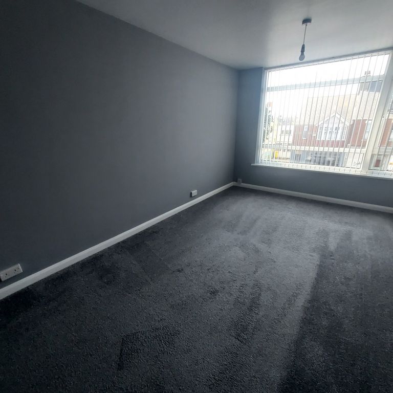Property photo 3 of 28