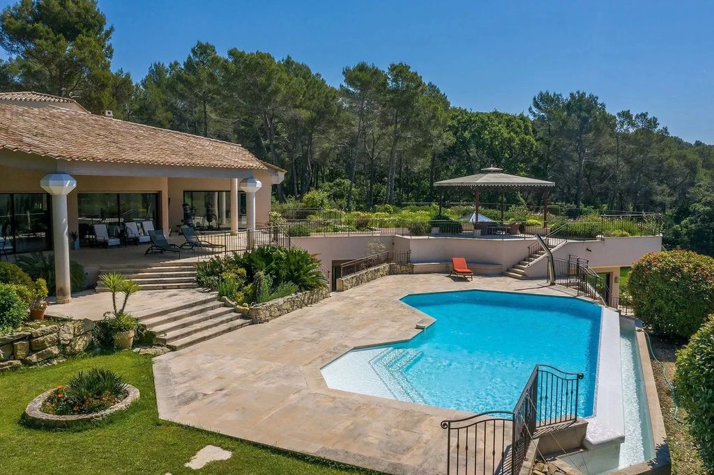 Property photo 3 of 17