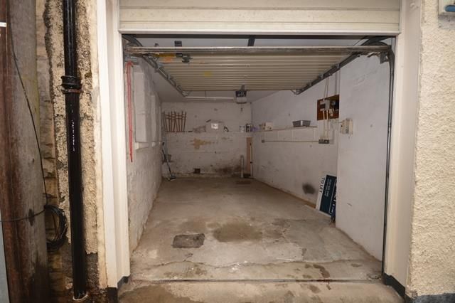 Property photo 1 of 2