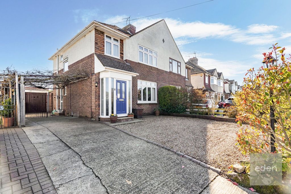 Property photo 1 of 33