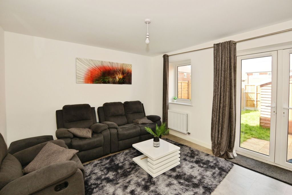 Property photo 3 of 13