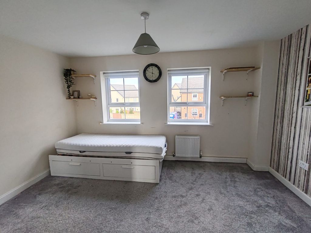 Property photo 3 of 3