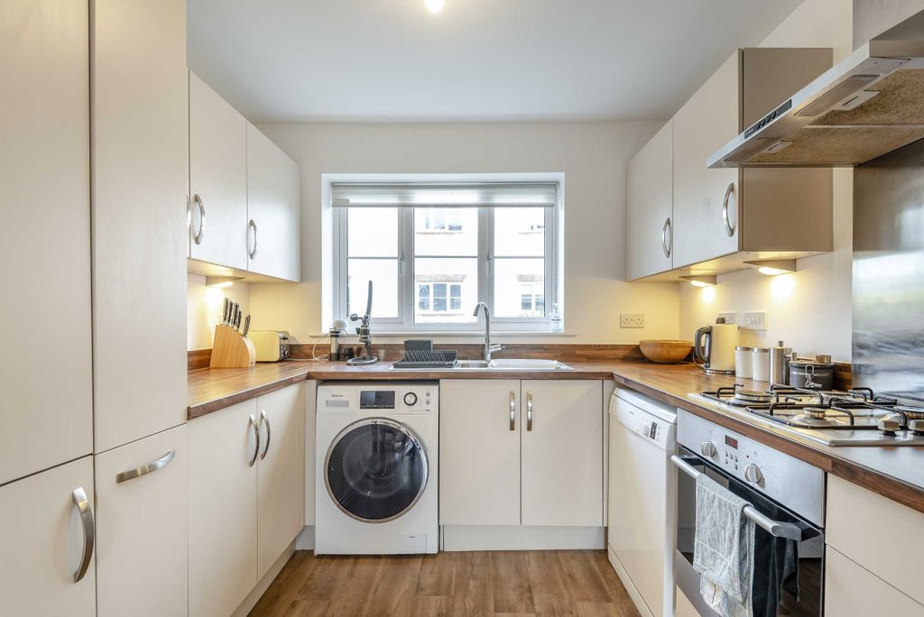 Property photo 2 of 29