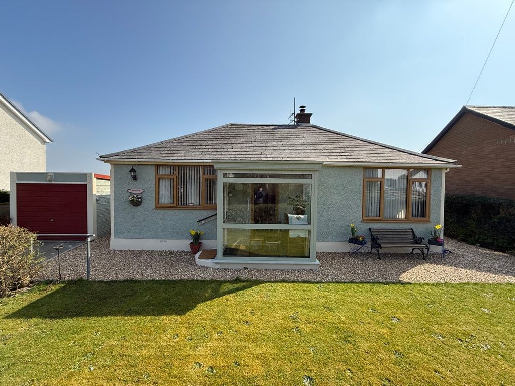 Property photo 2 of 31