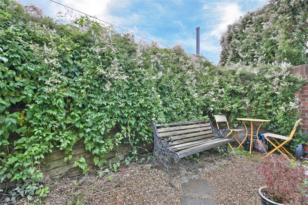 Property photo 2 of 11 Picture No. 43