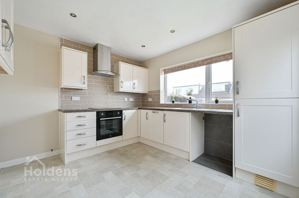 Property photo 3 of 23