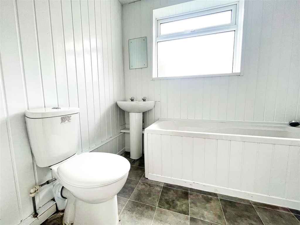 Additional image 4 of 3 bed end terrace house for saleElsenham Road, Grimsby DN31