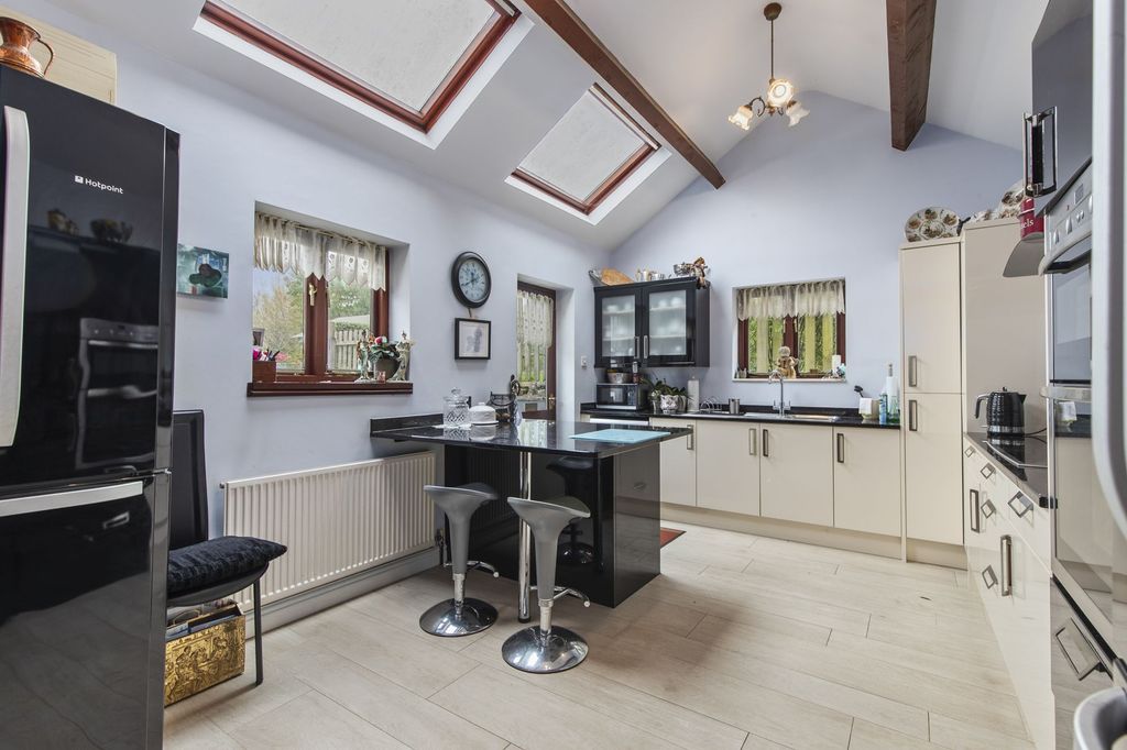 Property photo 3 of 35 P042294_03.Jpg