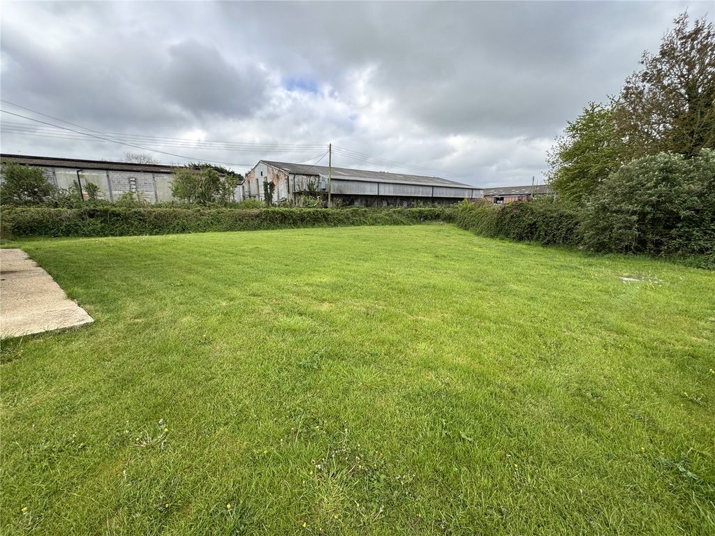 Property photo 2 of 18 Picture No. 23