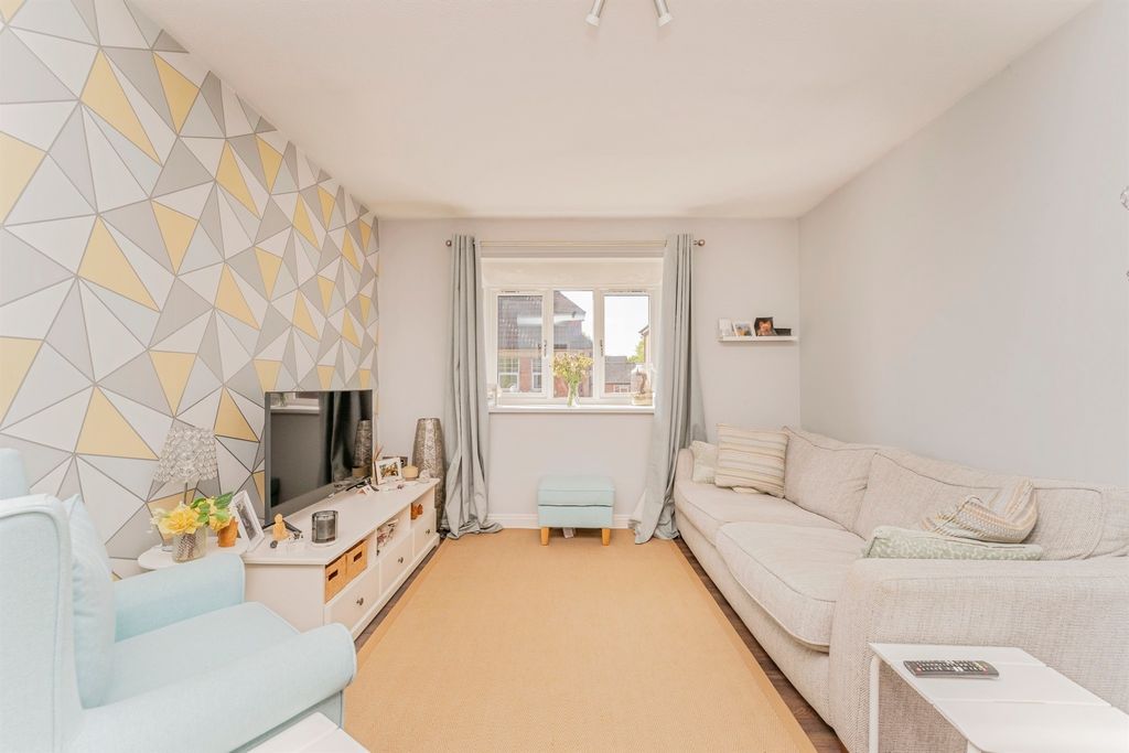 Additional image 5 of 2 bed flat for saleRussell Street, Kettering NN16