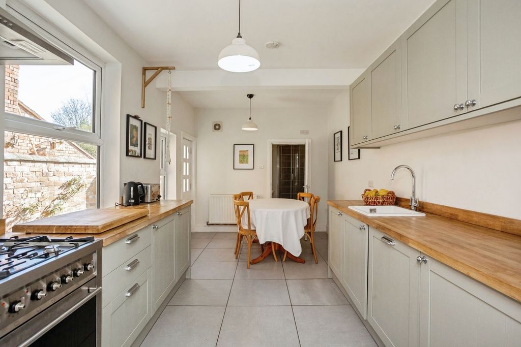 Property photo 3 of 24 Pbox-Img.Jpg