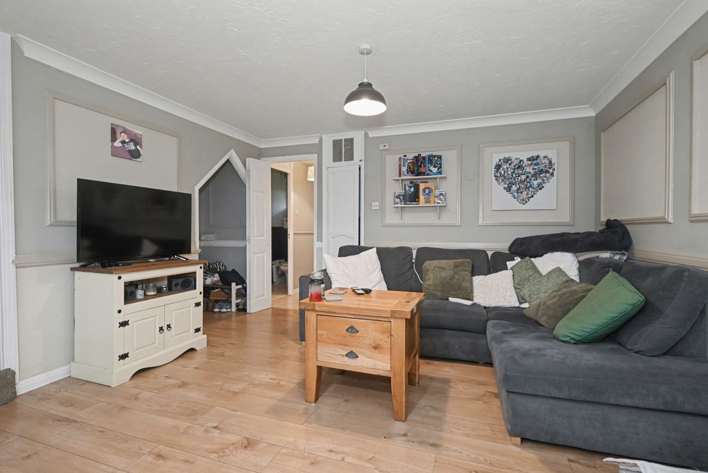 Property photo 2 of 27 75 Helmsdale Close, Reading, Rg30 2Pt