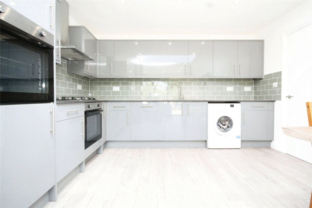 Property photo 3 of 15 Picture No. 06