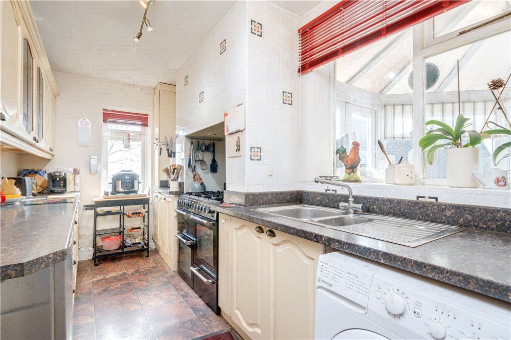 Property photo 2 of 19 Kitchen