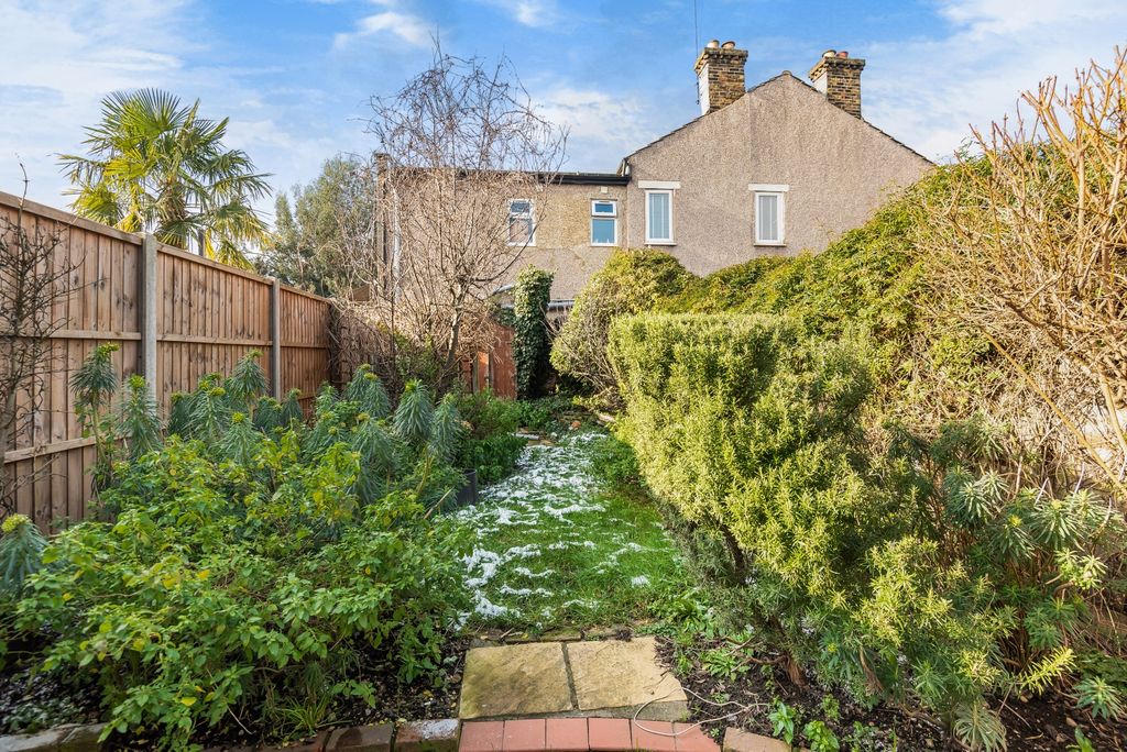Property photo 3 of 15 Garden