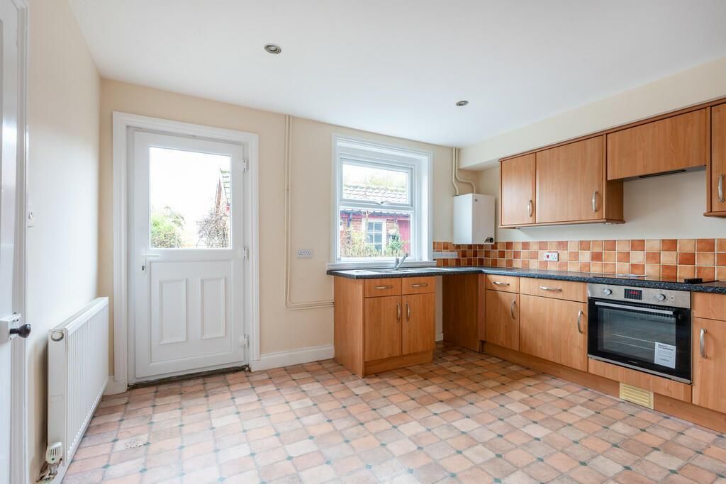 Property photo 2 of 9 Kitchen