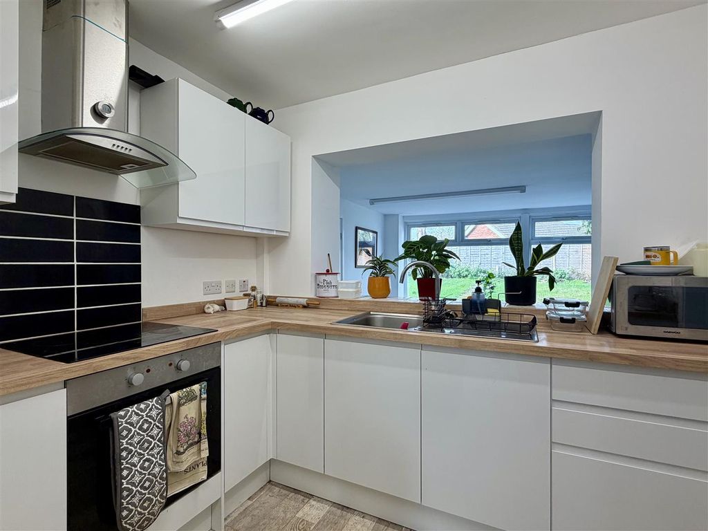 Property photo 2 of 13 Kitchen