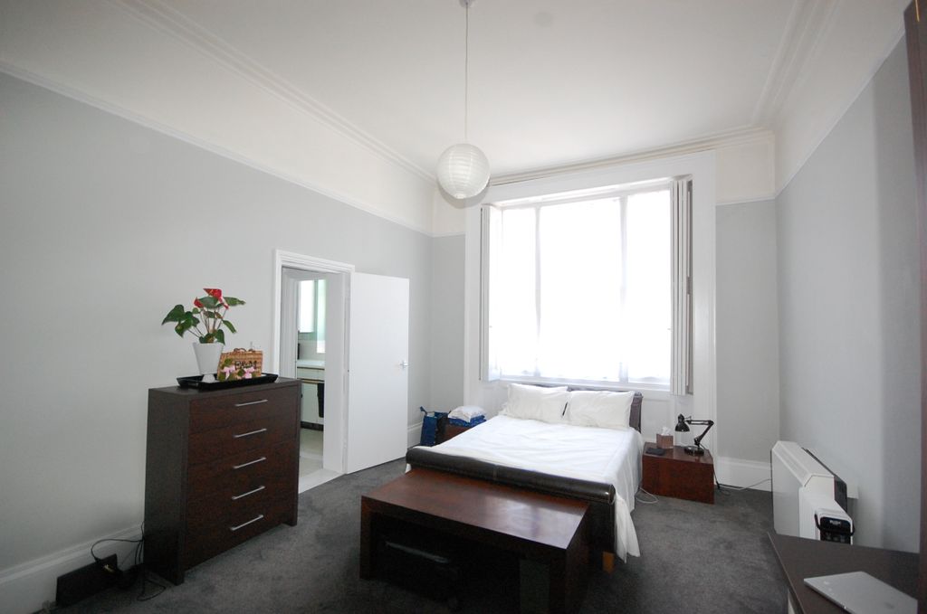 Property photo 2 of 5 Studio Room