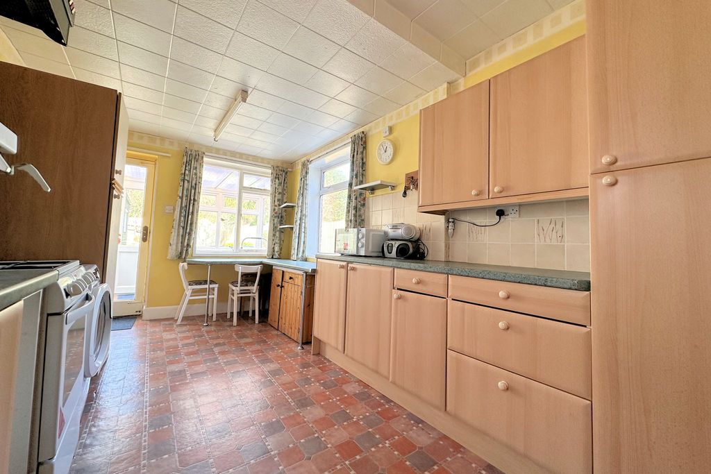 Property photo 3 of 22 Kitchen/Breakfast Room