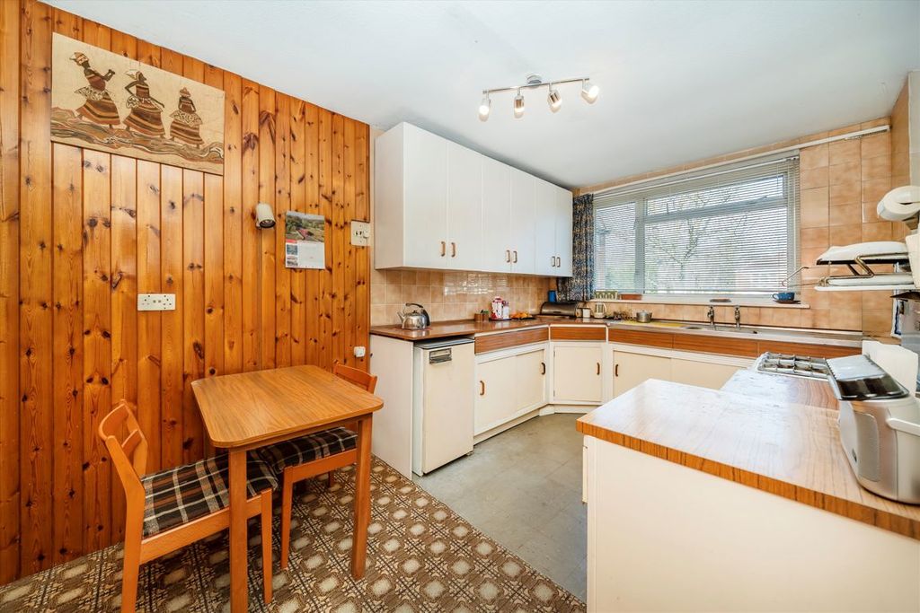 Property photo 3 of 5