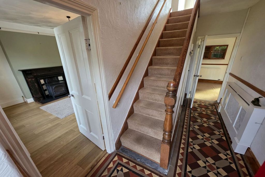 Property photo 3 of 28