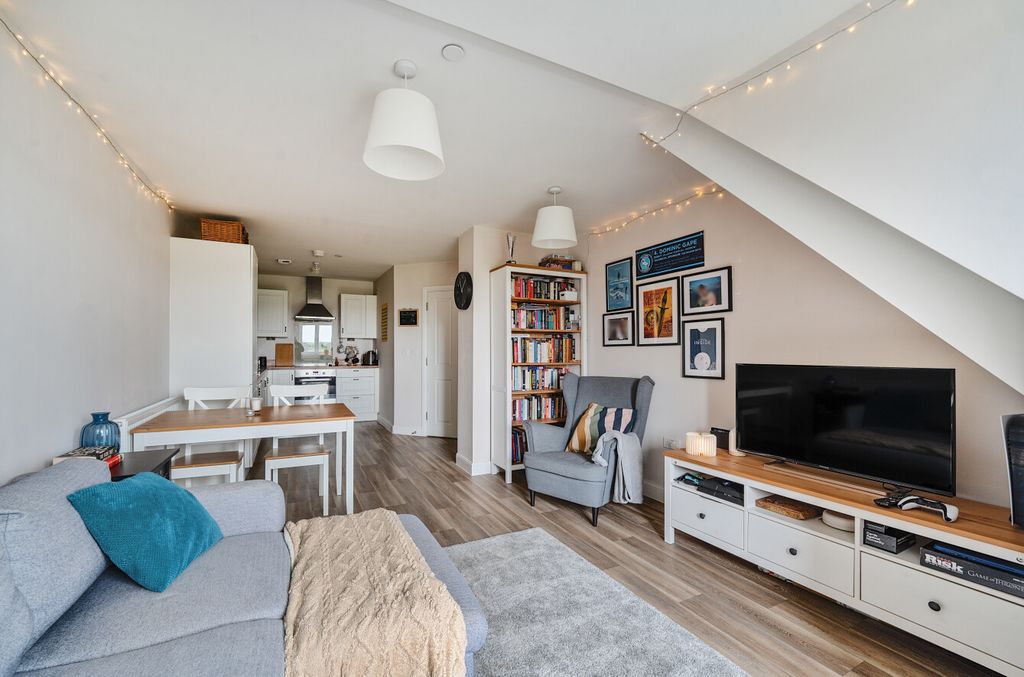 Property photo 1 of 14 1289668-14-682Eff...