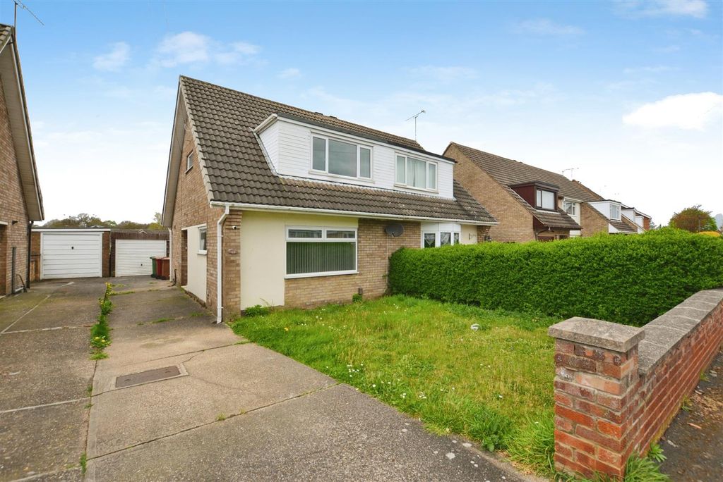 Property photo 1 of 11 Front