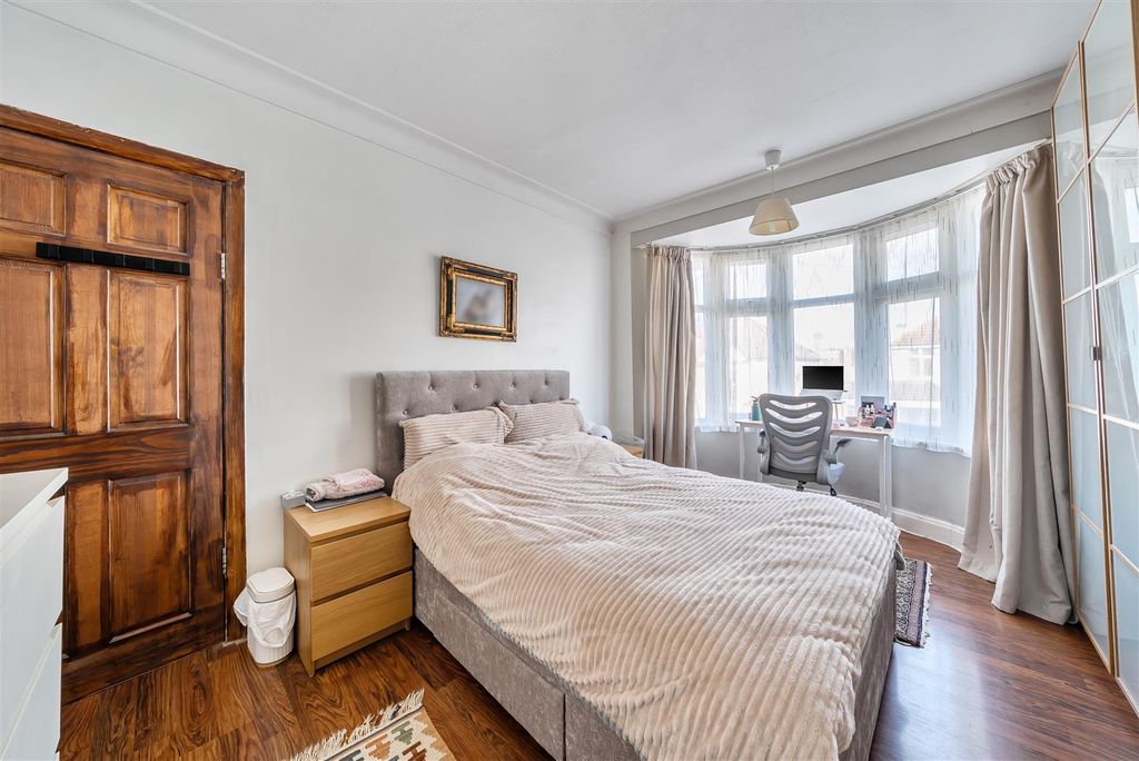 Property photo 2 of 14 1406910-18-69833Cdf587Aa.Jpg