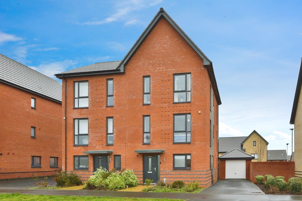 Property photo 1 of 20