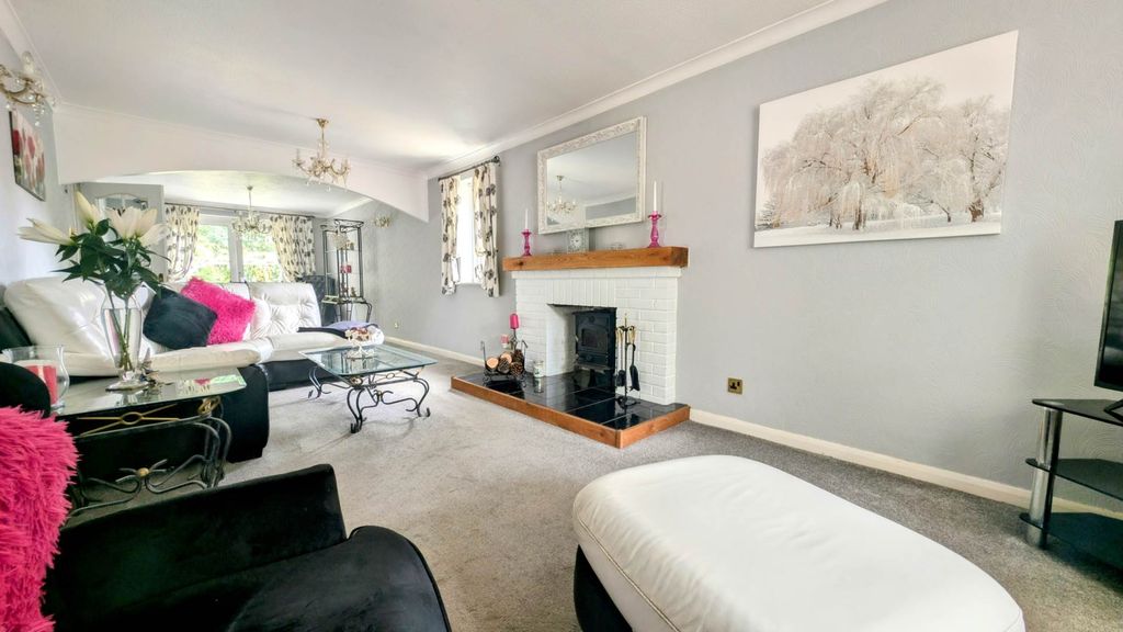 Property photo 2 of 22