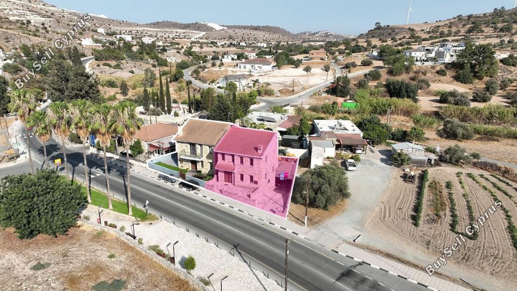 Property photo 2 of 30