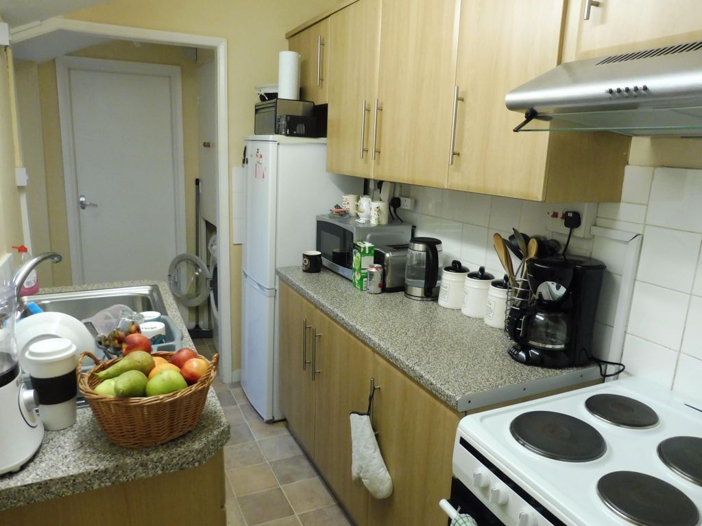 Property photo 2 of 4 Kitchen