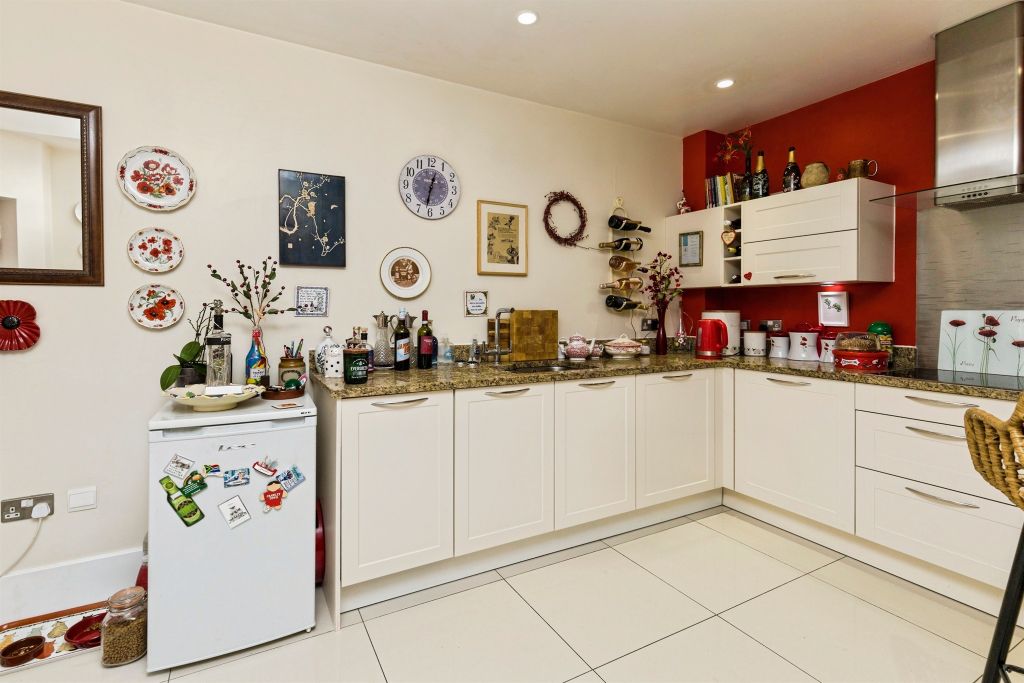 Property photo 2 of 18