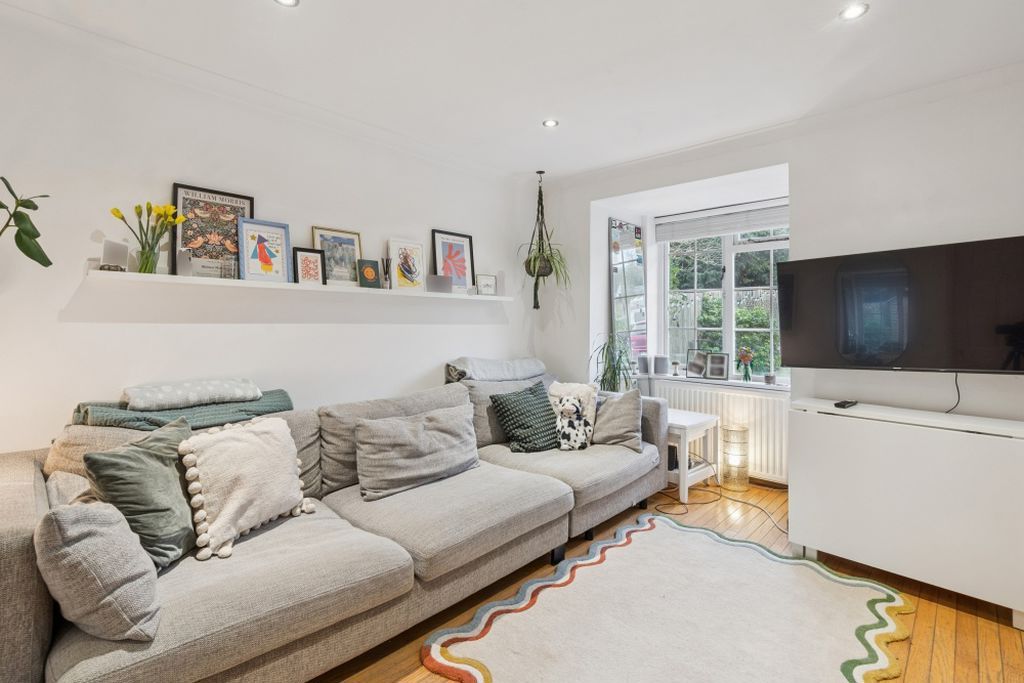 Property photo 2 of 6 Photo 6