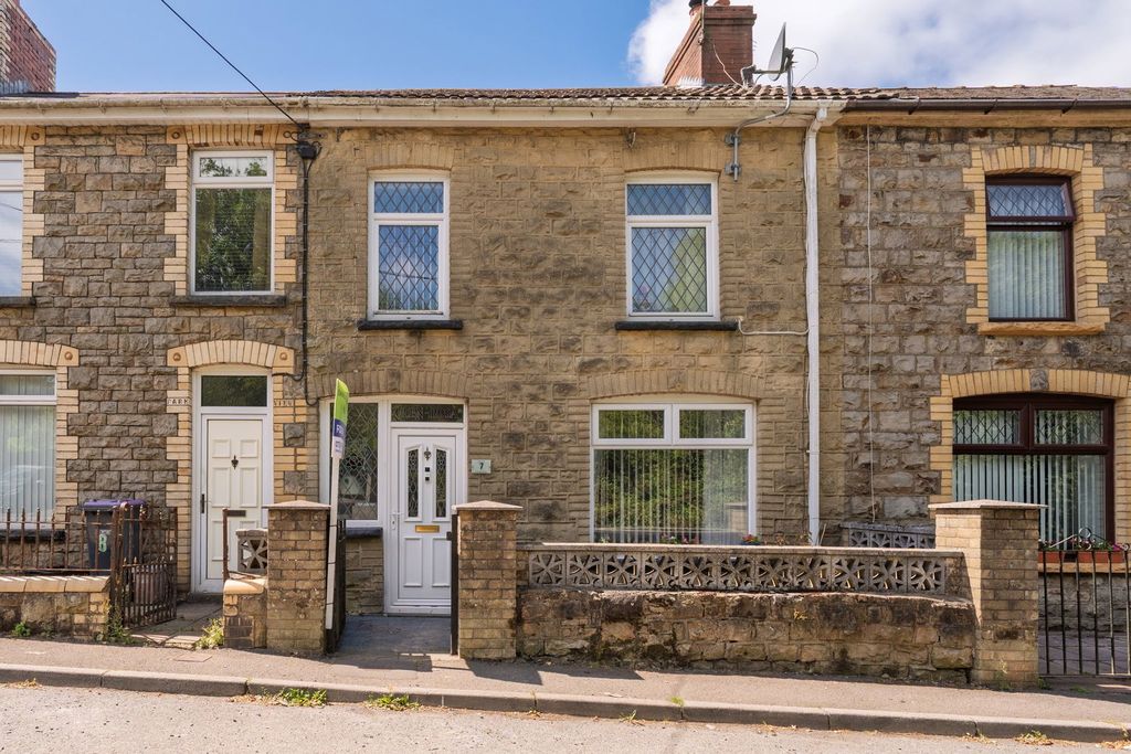Property photo 2 of 31