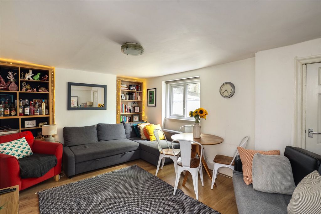 Property photo 2 of 10 Reception