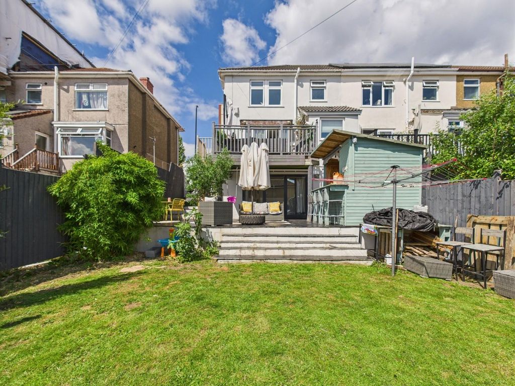 Property photo 2 of 43 Cam01576G0-Pr0280-Still043.Jpg