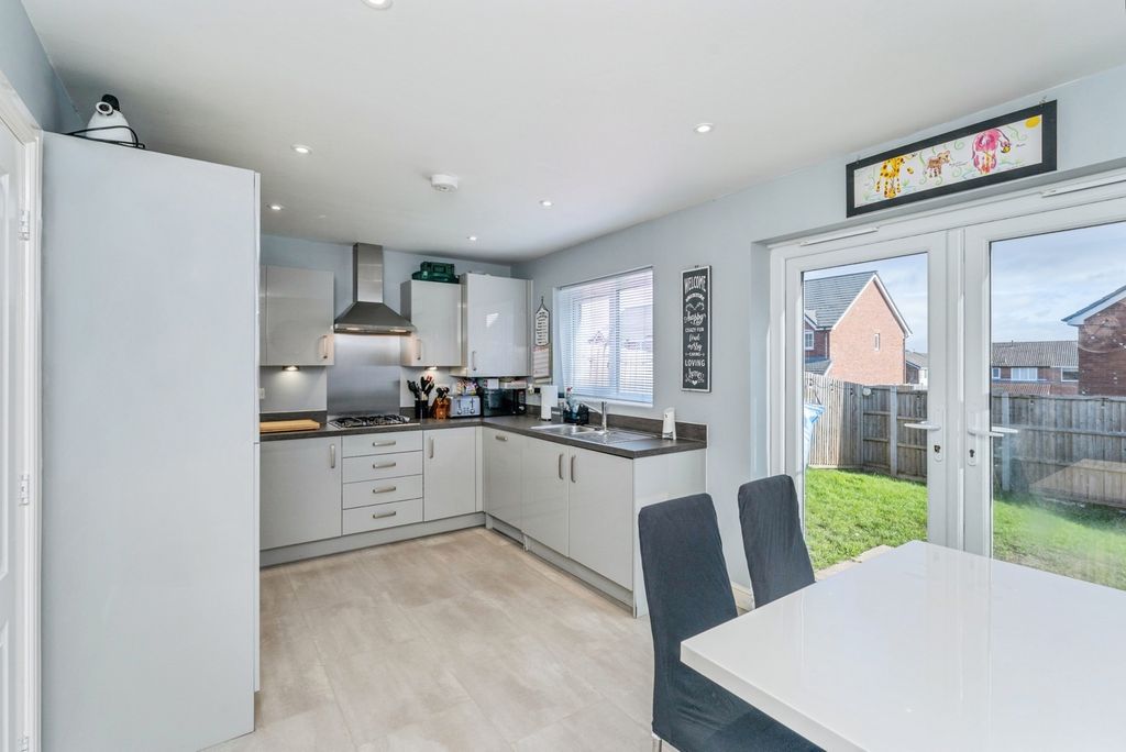 Property photo 3 of 25 Pbox-Img.Jpg