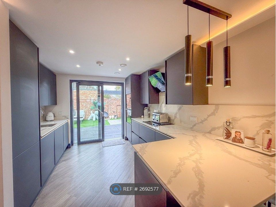 Property photo 3 of 24