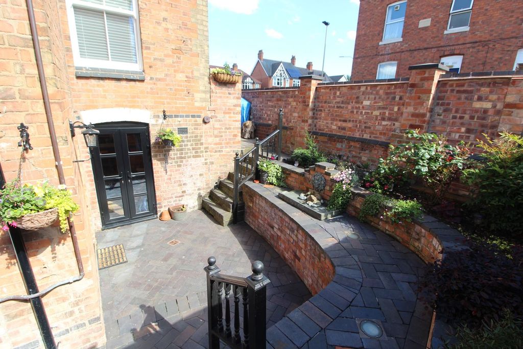 Property photo 2 of 24