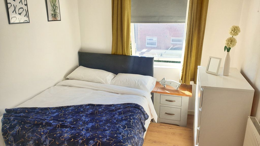 Property photo 1 of 3