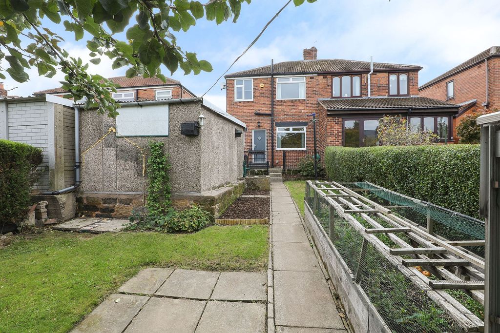 Property photo 2 of 16